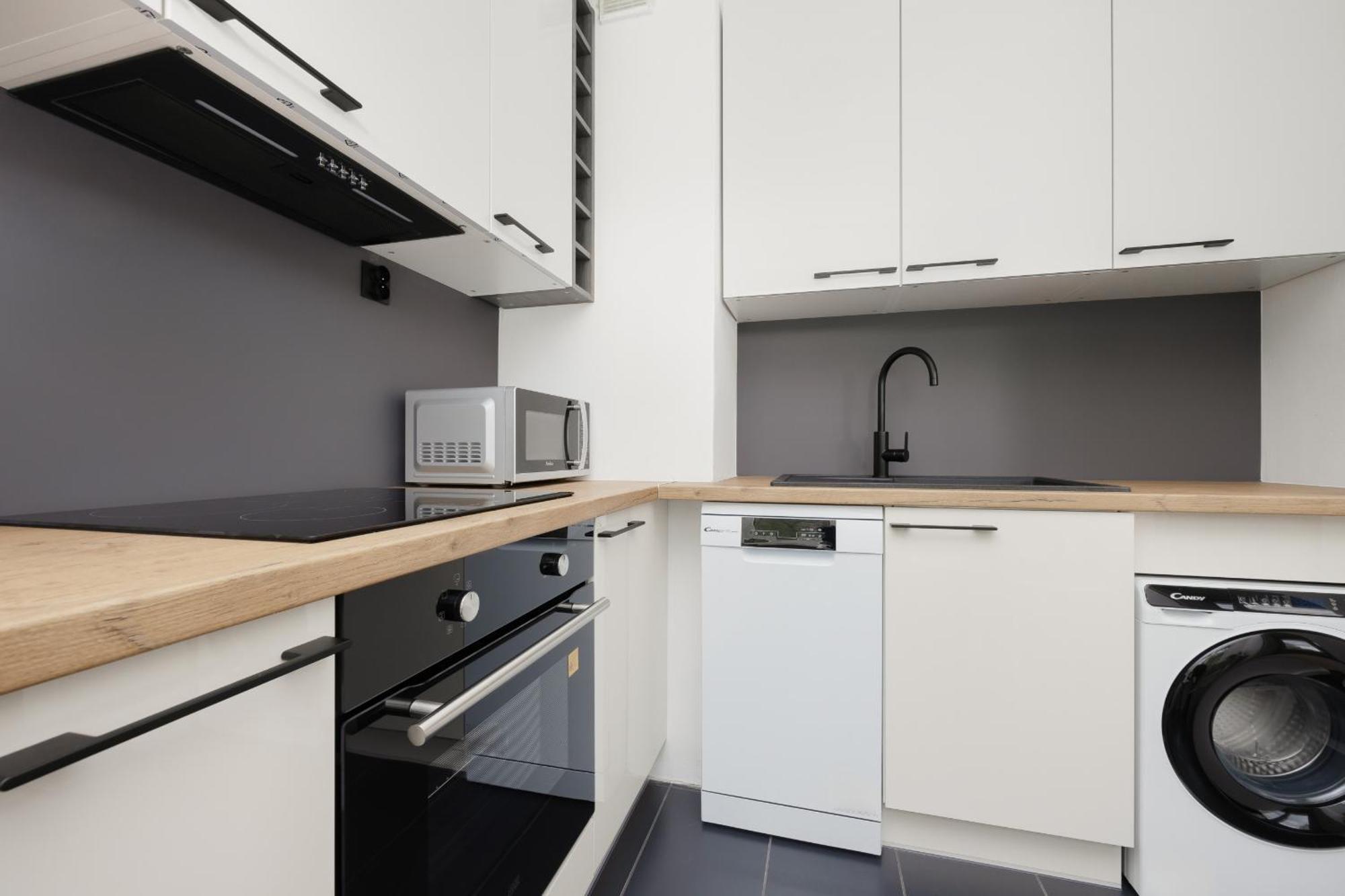 Apartment Bright For 4 People In By Renters
